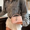 Bolso Caja Versátil Acolchado Único con Cadena Tendencia Primavera 2026 Elegante Lindo Pequeño con Bola Dorada Bolso de Hombro para Mujer