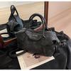 Bolso de mano retro transfronterizo para mujer, nueva moda de invierno 2024, bolso de hombro esmerilado, bolso cruzado de gran capacidad para uso diario.