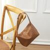 Design de Nicho Moda Casual Bolsa de Mão Feminina Versátil Pequena Fresca Texturizada Bolsa de Ombro/Axila Bolsa de Couro Trançado