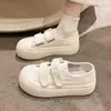 Zapatos Blancos de Suela Gruesa con Velcro para Mujer 2026 Nuevos de Primavera Versátiles Casuales Deportivos de Plataforma Zapatos de Estudiante Pan