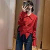 Camisa roja de diseño exclusivo, versátil, elegante, favorecedora y cómoda para mujer, principios de primavera 2026, perfecta para el año zodiacal