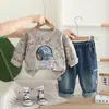 2026 Nueva Moda Otoñal para Niños Ropa Elegante de Primavera y Otoño para Niños Chaqueta de Mezclilla Degradada Conjunto de Tres Piezas de Manga Larga Moderno