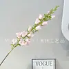 Flor artificial rosa flor de boda diseño de sala de bodas guía de flores para el camino flor interior flor de seda flor artificial exhibición en jarrón fila de flores
