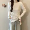Camiseta de rayas irregulares para mujer talla grande, otoño 2026, nuevo diseño para ceñir la cintura y crear un efecto adelgazante, top de manga larga, prenda base