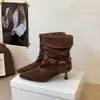 Botas Empilhadas com Corrente Versáteis Outono/Inverno 2026 Botas de Salto Fino Enrugadas Retrô Bico Fino Estilo Coreano Botas de Tornozelo Estilo Cowboy Ocidental