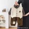 Novo Conjunto de Manga Longa Estilo Primavera e Outono para Crianças Conjunto de Outono para Meninos Estilo Coreano Suéter Casual com Retalhos Conjunto de Três Peças
