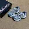 Tênis dad de sola grossa, couro macio, malha respirável para mulheres, moda de verão, novos sapatos casuais esportivos para atividades ao ar livre