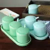 Pote de Condimentos Celadon de Longquan Cerâmica Garrafa Doméstica para Condimentos Pote de Sal Pote de Açúcar com Colher Pequena Conjunto de Três Peças Garrafa de Condimentos com Tampa