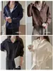 Nova blusa de moletom com capuz estilo coreano para mulheres, casual e de corte solto para outono e inverno, design versátil e que afina a silhueta com detalhes de patchwork