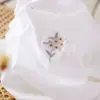 Camiseta Feminina de Algodão com Bordado de Orquídea, Manga Curta, Ombro a Ombro, Top Feminino, Novidade Explosiva do Verão 2024, Soltinha, Branco