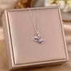 Collar de acero de titanio de nuevo lujo ligero estilo coreano para mujer, colgante de doble cisne con cristal púrpura incrustado de diamantes, cadena para clavícula para mujer, joyería al por mayor