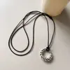 Hong Kong Yan Nuevo Patrón Trenzado Étnico Vintage Personalidad Colgante Joyería Miao Doble Uso Colgante para Hombres y Mujeres Pareja Hecho a Mano Colgante y Trenzado