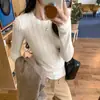 Foto Real da Deslumbrante Camiseta Básica de Tricô Branca com Recortes Redondos para Mulheres, Nova do Inverno 2025, Slim Fit Emagrecedor, Estilo Ins