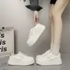 Nuevos modelos de otoño para mujer, zapatillas de entrenamiento alemanas con suelas gruesas y aumento interno de altura, zapatillas casuales de plataforma ultracómodas