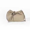 Bolsa Feminina Nova de Alta Qualidade Plissada Nuvens Bolsa de Ombro Couro Genuíno Corrente de Bolas Douradas Camada Superior Couro de Vaca Bolsa de Ombro Transversal