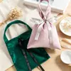 Bolsa de Veludo de Alta Qualidade para Armazenamento Personalizada Atacado Bolsa de Veludo de Seda Manual com Cordão Bolsa de Tecido para Embalagem de Presente Pode Bordar LOGOTIPO