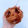Suporte de Grama para Coelho Bola Moedora Suporte de Grama para Coelho Brinquedo de Roer para Papagaio Grama Rattan Bola de Grama Aquática Bola de Salgueiro Bola de Grama para Hamster