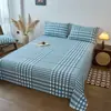 Un tipo de sábana de cama de tela gruesa de algodón puro, vieja y áspera, pieza individual, edredón individual de verano de algodón puro, funda de almohada, juego de tres piezas, tapete de algodón y lino