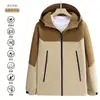 Jaqueta corta-vento leve com logotipo personalizado, jaqueta impermeável e à prova de vento para trabalho ao ar livre no outono e inverno, com forro espesso e de fleece integrado
