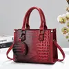 Nova bolsa de mão da moda com padrão de crocodilo, bolsa de mão de grande capacidade, bolsa de ombro simples e versátil, bolsa retro para o dia a dia