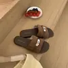 Nuevas Chanclas Planas Cómodas Estilo 2026 para Playa para Mujer, Chanclas de Verano para Exterior, Estilo Old Money, Elegantes con Hebilla