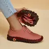 26 Zapatos Casuales Individuales de Otoño Nuevos para Mujer Suela Suave de Tendón de Res Costura a Mano Zapatos para Madres de Mediana Edad y Mayores Zapatos de Mujer Disponibles al por Mayor