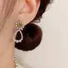 Brincos de Flor com Zircônia Banhados a Ouro Real com Pérola em Gota Exquisitos Brincos Super Brilhantes Luxo Acessível de Alta Qualidade Brincos Elegantes para Mulheres