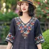 Nuevo Top de Verano 2026 con Cuello en V de Algodón y Lino de Alta Gama para Mujer, Camiseta de Lujo Ligero con Bordado Pesado y Mangas Tres Cuartos