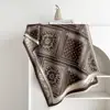 Bufanda Geométrica Cuadrada de Flor de Anacardo Clásica Estampado Doble Cara Bufanda Grande Otoño/Invierno Versátil Chal con Borlas Esencial para Combinar con Abrigos