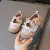 Zapatos de Princesa para Niñas de Primavera y Otoño Zapatos de Cuero Modelo del Año Zapatos para Caminar de Bebé Lunares Encaje Suela Suave Lazo Dulce 1 Niño Pequeño