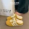 Chinelos Baotou para Verão Feminino para Uso Externo 2025 Novos Super Populares Sapatos de Treino Moral Sem Salto Sapatos Preguiçosos Sandálias de Um Dedo