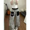 Jeans de bolso aplicado com estampa de leopardo retrô americano para mulheres, novo estilo de verão, calça casual larga de perna larga estilo rua, levemente curvada