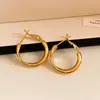 Brincos Argola Redondos Banhados a Ouro Real 18k Estilo Retrô Simples Francês Leve Luxo Toque de Alto Padrão Joias de Orelha de Nicho Atacado