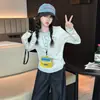 Moda Estilo Coreano Conjunto de Dos Piezas Falsas para Niñas Manga Larga 2026 Primavera/Otoño Nuevo Conjunto de Dos Piezas Jeans de Pierna Recta Tendencia