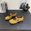 Sapatos Mary Jane com velcro estampado de leopardo, nova coleção de verão 2026, leves, que aumentam a altura e fazem seus pés parecerem menores, sapatilhas