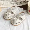 Nuevos Zapatos de Caminar para Bebés Verano 2026, Sandalias de Punta Cerrada, Zapatos de Princesa Antideslizantes de Suela Suave para Bebés de 0 a 3 Años, Zapatos que Chirrían