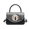Bolso de mano pequeño cuadrado, elegante y versátil para mujer, perfecto para el trabajo y el uso diario, colección 2026