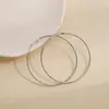 Brincos de argola lisos exagerados europeus e americanos com pino de prata S925 para mulheres, brincos de alta qualidade para afinar o rosto redondo, brincos da moda com personalidade, combinam com tudo