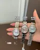 Relógio Novo da Rainha Mãe Ocidental Cor Vermelho Rosa Azul Gelo Pulseira de Aço Mostrador Pequeno Relógio de Pulso a Quartzo Pulseira de Aço Relógio Feminino Cor Pitaya