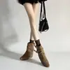 Botines de Tobillo de Tacón Bajo Puntiagudos Estilo Coreano para Mujer Otoño/Invierno 2026 Hebilla de Cuero Decoración de Remaches Botas Versátiles Botas Marrones de Moda