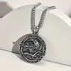 Collar de Acero de Titanio Vikingo Personalidad Retro Nórdica Cuervo Rama Relieve Ins Hip-Hop Odin Doble Cara