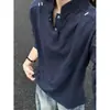 Moletom Henley Masculino com Padrão de Escamas de Dragão Azul Escuro Outono Textura de Alta Qualidade Ombro Normal Manga Longa Camiseta Versátil Top para Casal