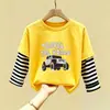 Camiseta de Manga Longa 100% Algodão para Meninos Primavera/Outono 2026 Nova Estilosa Desenho Animado Falso Duas Peças Top Roupa de Primavera Infantil Camisa Base