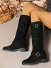 Versión coreana de otoño e invierno nuevo transfronterizo talla grande punta redonda gamuza hebilla de cinturón plisada botas altas 43 yardas deseo