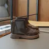 Botas Martin de princesa para niña de cuero suave, nuevo estilo otoño/invierno 2026, botas de cuero cálidas forradas de felpa estilo británico para niños, zapatos de algodón de doble capa