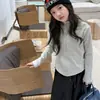 Blusa Base Feminina Outono/Inverno Novo Estilo Coreano com Forro Escovado e Gola Alta para Crianças Médias/Grandes Camada Interna Versátil Engrossada Top Engrossado