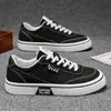Sapatos Masculinos de Verão 2026 Novos Sapatos de Lona Respiráveis para Estudantes Masculinos Tênis Esportivos Versáteis da Moda Tênis Casuais Sapatos da Moda