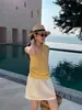 Blusa Roja Retro Wanwei para Mujer 2026 Primavera Nuevo Estilo Cuello en V Profundo Lyocell Ajustada Chaleco de Punto P5301