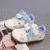 Zapatos de niña estilo alemán Zapatillas de skate para niños Zapatos casuales versátiles de suela blanda para niñas Nuevos zapatos infantiles elegantes para Primavera y Otoño 2026