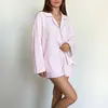 Conjunto de pijama estilo europeo y americano de poliéster y algodón con rayas de contraste, mangas largas y shorts, una nueva colección de otoño/invierno, que ofrece un look sofisticado para la ropa de estar por casa para mujer